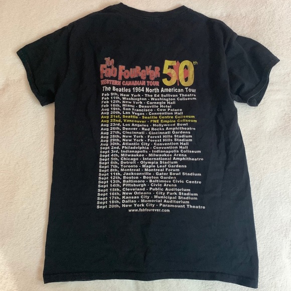 ⭐️2/25⭐️ Beatles Band Tee - Picture 2 of 2